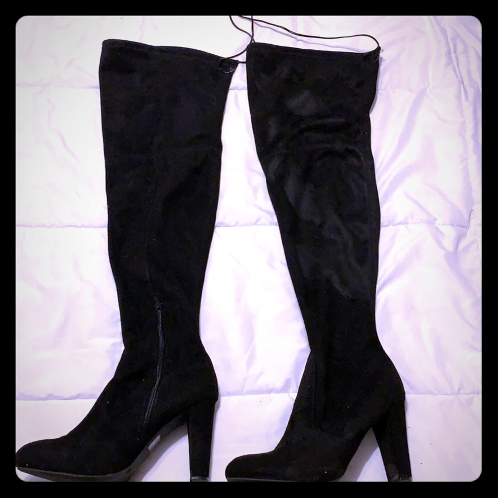 Pass the knee boots thigh high